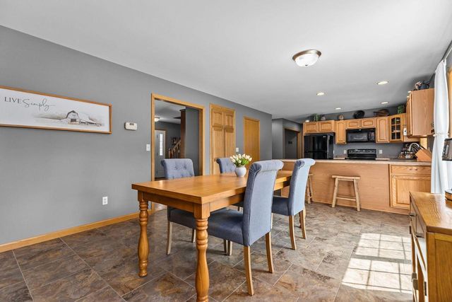 3023 E GREENLEAF DRIVE, Appleton, WI 54913