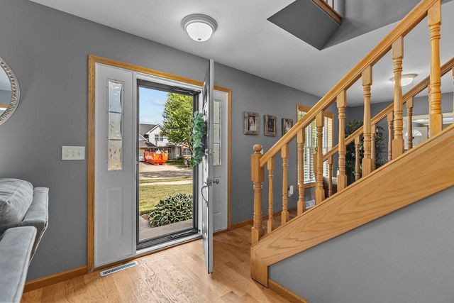 3023 E GREENLEAF DRIVE, Appleton, WI 54913