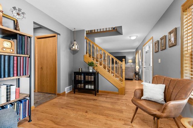 3023 E GREENLEAF DRIVE, Appleton, WI 54913