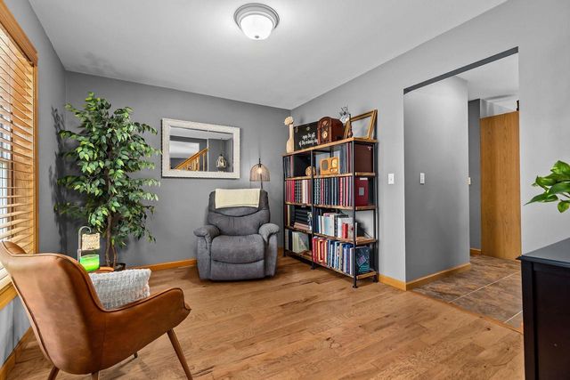 3023 E GREENLEAF DRIVE, Appleton, WI 54913