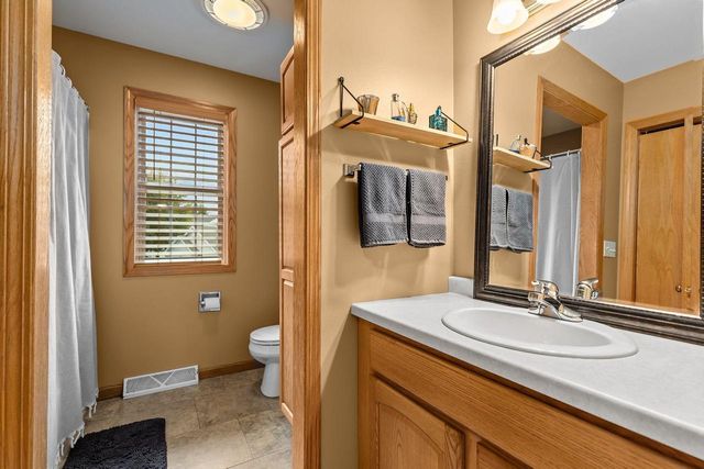 3023 E GREENLEAF DRIVE, Appleton, WI 54913