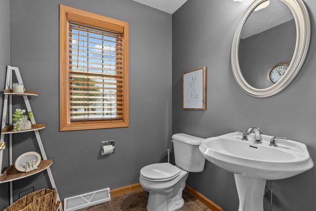 3023 E GREENLEAF DRIVE, Appleton, WI 54913