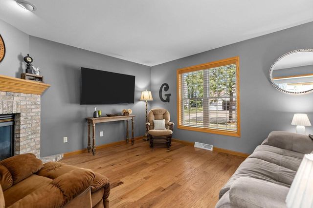 3023 E GREENLEAF DRIVE, Appleton, WI 54913