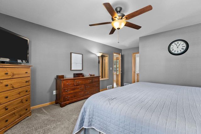 3023 E GREENLEAF DRIVE, Appleton, WI 54913