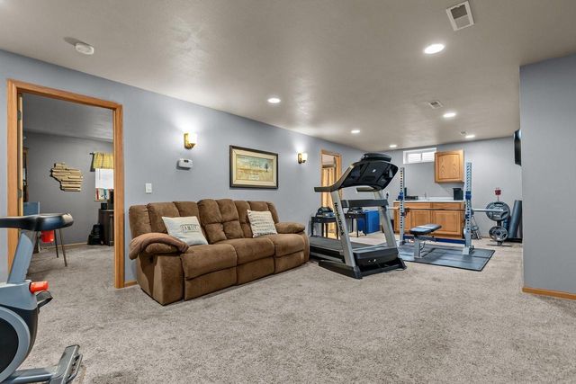 3023 E GREENLEAF DRIVE, Appleton, WI 54913