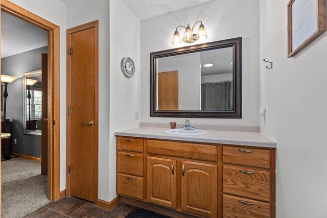 3023 E GREENLEAF DRIVE, Appleton, WI 54913