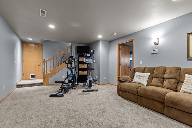 3023 E GREENLEAF DRIVE, Appleton, WI 54913