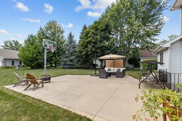 3023 E GREENLEAF DRIVE, Appleton, WI 54913