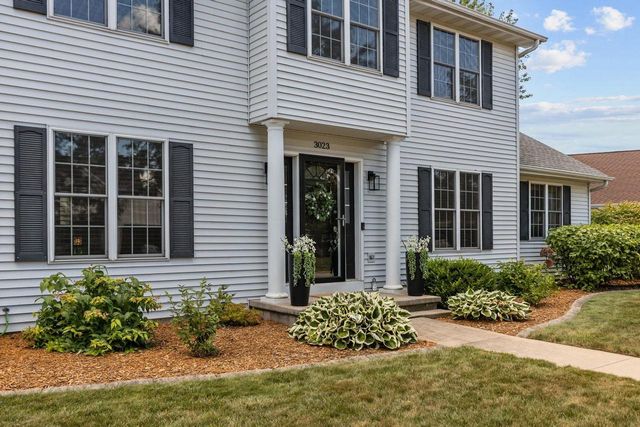 3023 E GREENLEAF DRIVE, Appleton, WI 54913