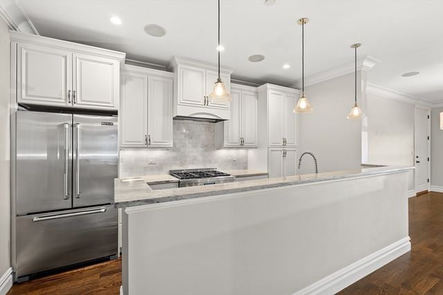 9 M 2, Boston, MA 02127