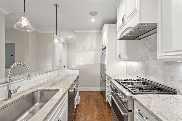 9 M 2, Boston, MA 02127