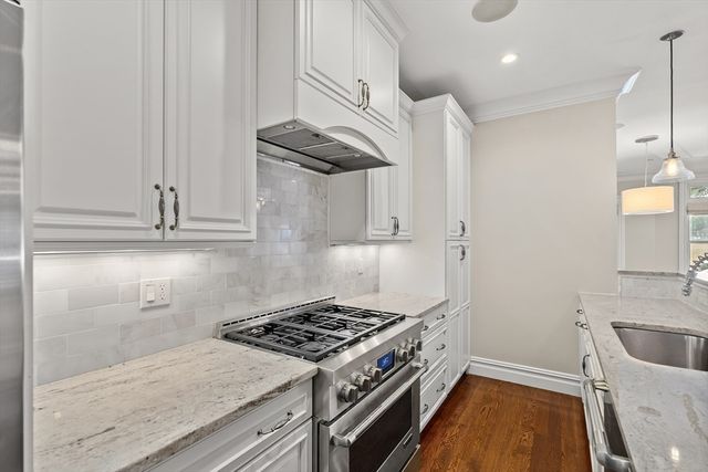 9 M 2, Boston, MA 02127