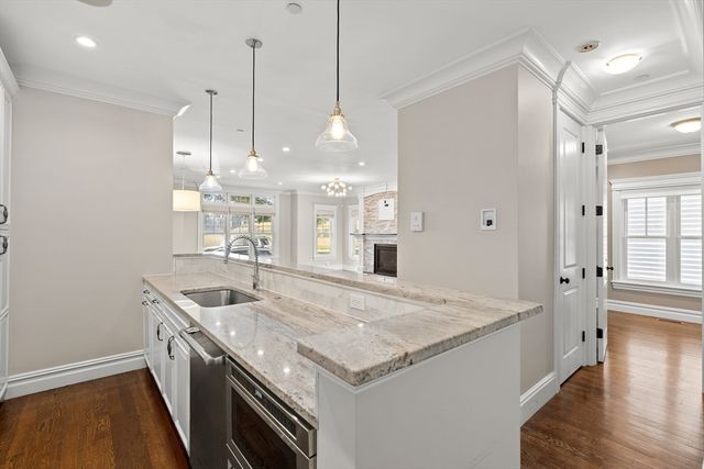 9 M 2, Boston, MA 02127