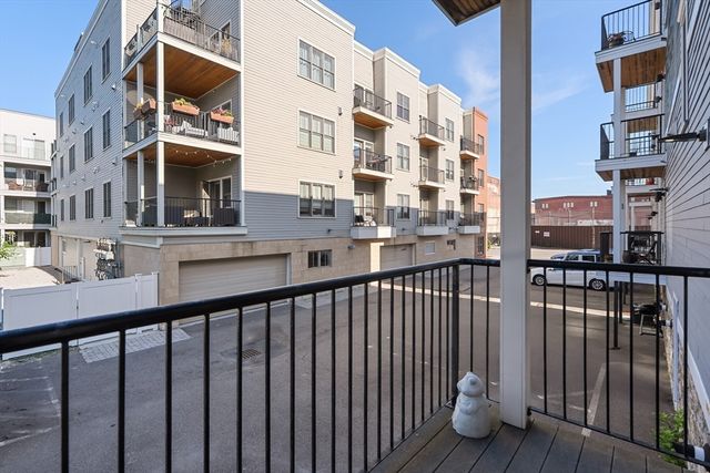 9 M 2, Boston, MA 02127