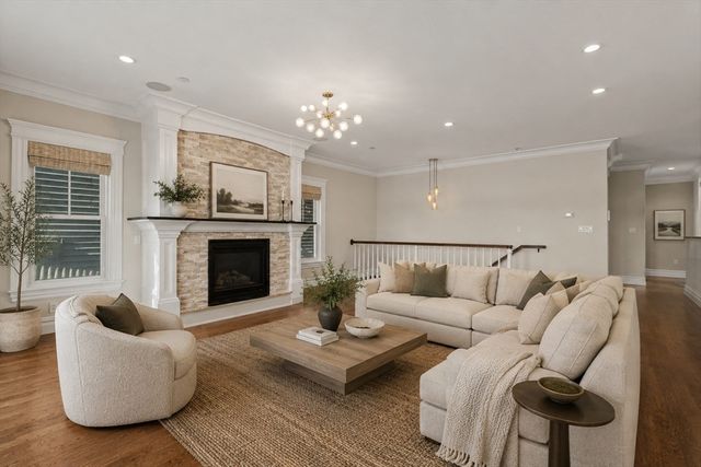 9 M 2, Boston, MA 02127