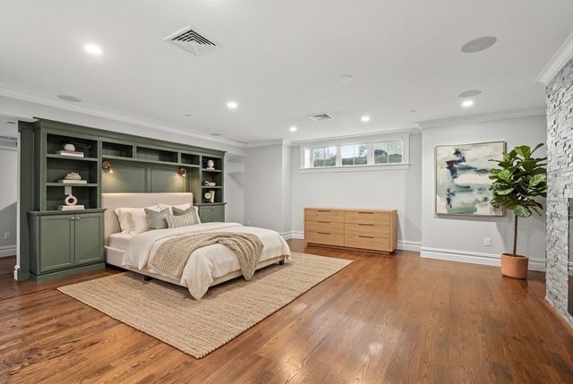 9 M 2, Boston, MA 02127
