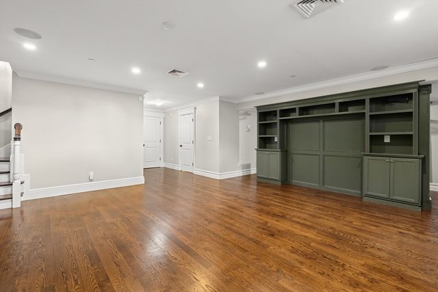 9 M 2, Boston, MA 02127
