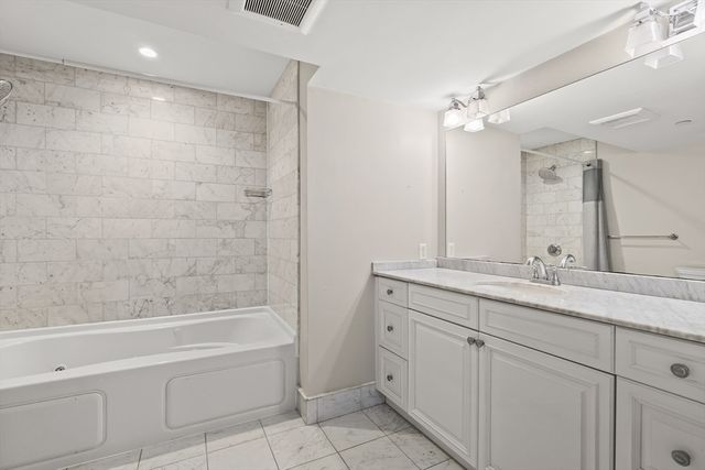 9 M 2, Boston, MA 02127