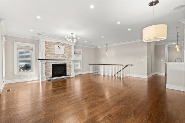 9 M 2, Boston, MA 02127