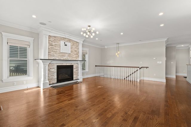 9 M 2, Boston, MA 02127