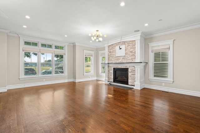 9 M 2, Boston, MA 02127