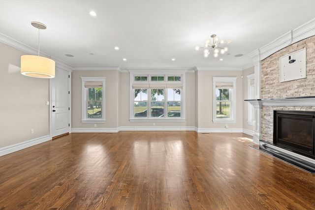 9 M 2, Boston, MA 02127