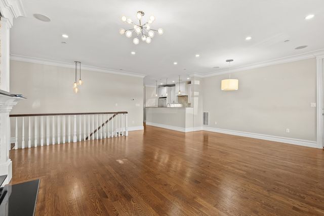 9 M 2, Boston, MA 02127