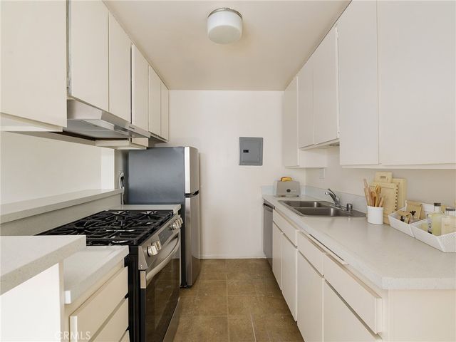 1600 Ardmore Avenue 320, Hermosa Beach, CA 90254