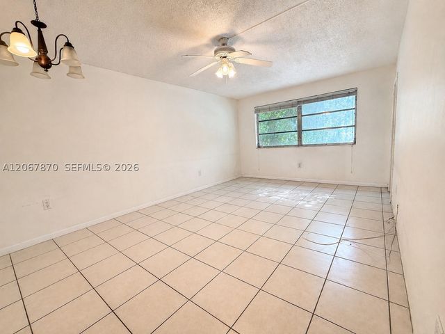 20200 NE 29th Ct N214, Aventura, FL 33180