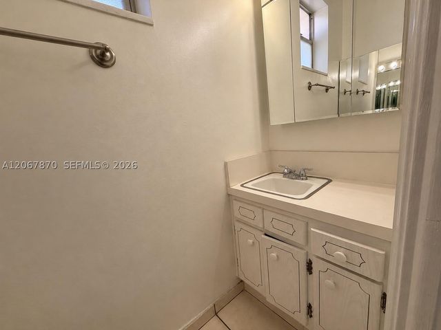 20200 NE 29th Ct N214, Aventura, FL 33180