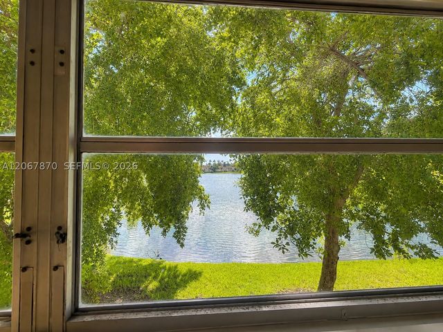 20200 NE 29th Ct N214, Aventura, FL 33180
