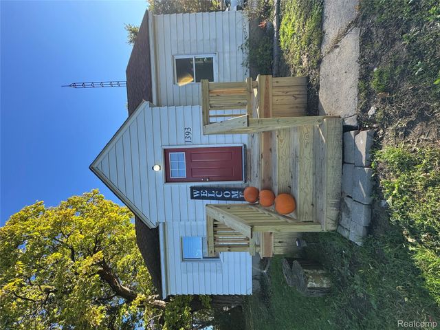 1393 W Stanley Road, Mt. Morris Township, MI 48458