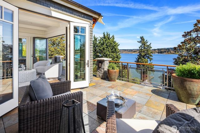 4102 100th Avenue SE, Mercer Island, WA 98040