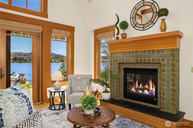 4102 100th Avenue SE, Mercer Island, WA 98040