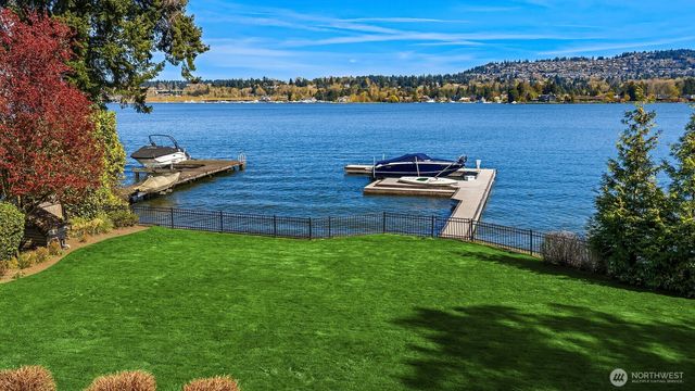 4102 100th Avenue SE, Mercer Island, WA 98040