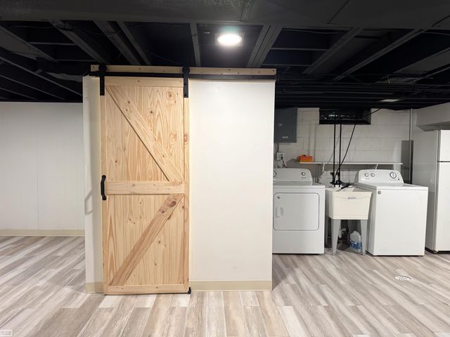 21800 Chalon Street, Saint Clair Shores, MI 48080