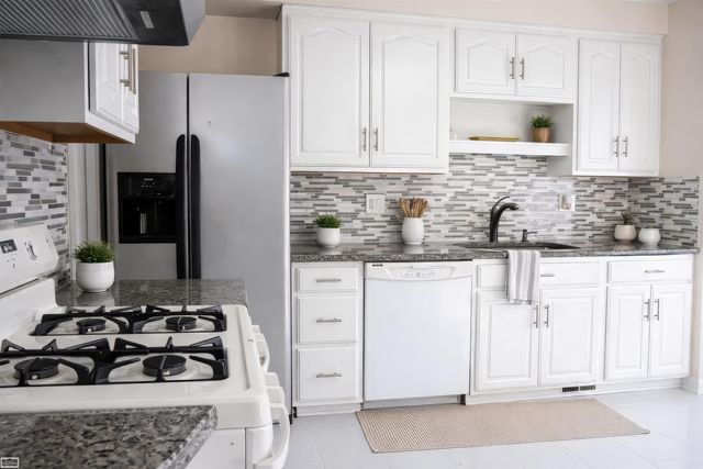 21800 Chalon Street, Saint Clair Shores, MI 48080