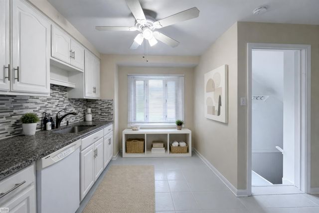 21800 Chalon Street, Saint Clair Shores, MI 48080