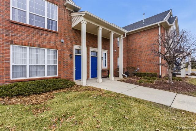 51602 Stern Lane 128, Chesterfield, MI 48051