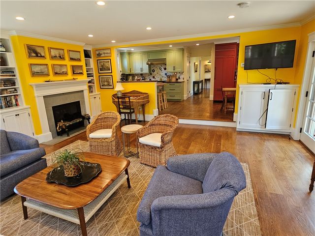 209 Coggeshall Avenue, Newport, RI 02840