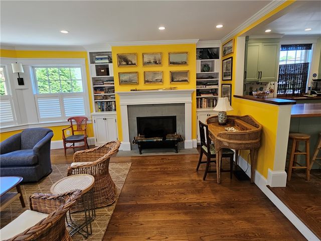 209 Coggeshall Avenue, Newport, RI 02840