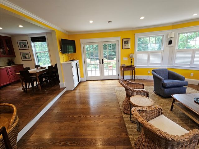 209 Coggeshall Avenue, Newport, RI 02840