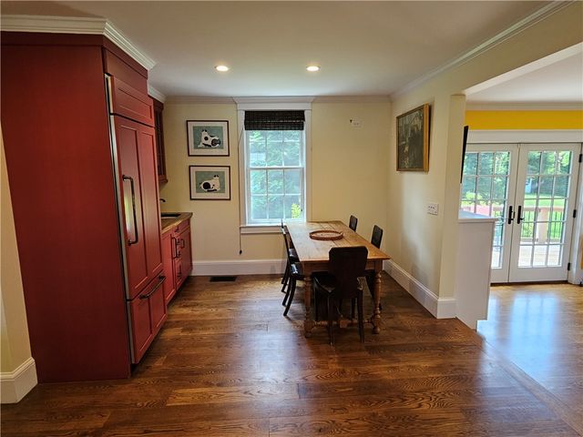209 Coggeshall Avenue, Newport, RI 02840