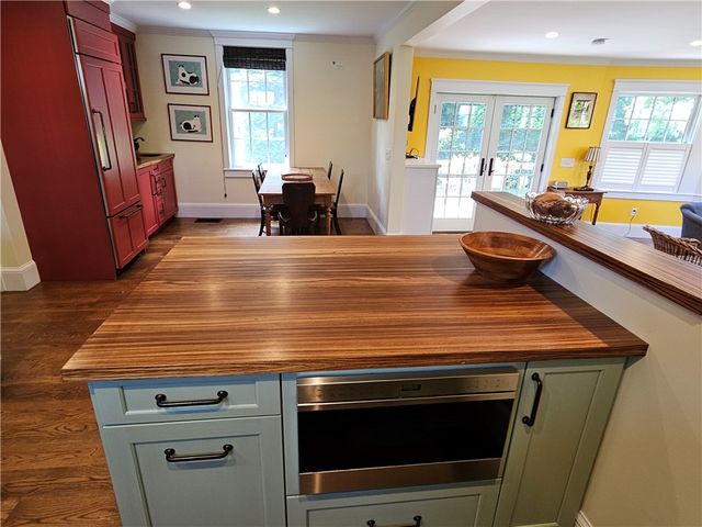 209 Coggeshall Avenue, Newport, RI 02840
