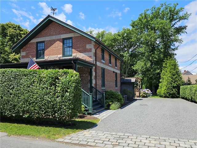 209 Coggeshall Avenue, Newport, RI 02840