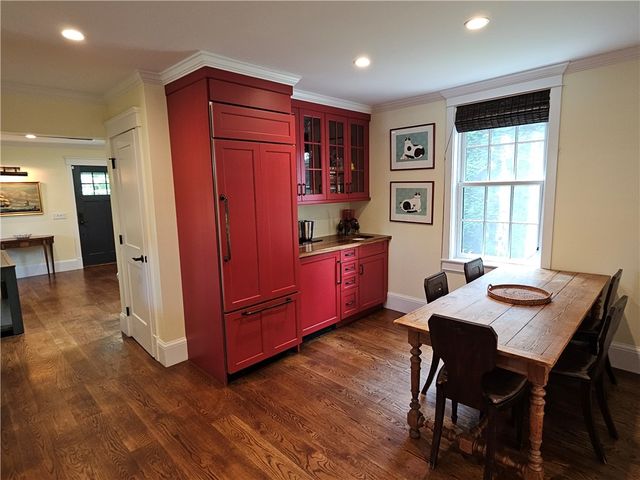 209 Coggeshall Avenue, Newport, RI 02840