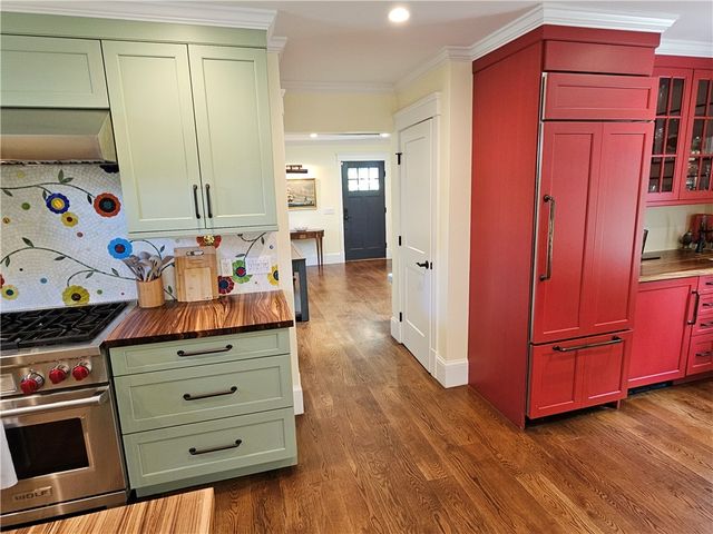 209 Coggeshall Avenue, Newport, RI 02840