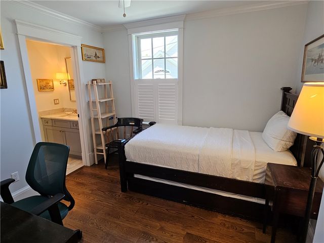 209 Coggeshall Avenue, Newport, RI 02840