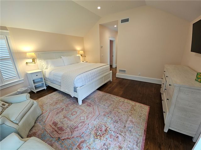 209 Coggeshall Avenue, Newport, RI 02840