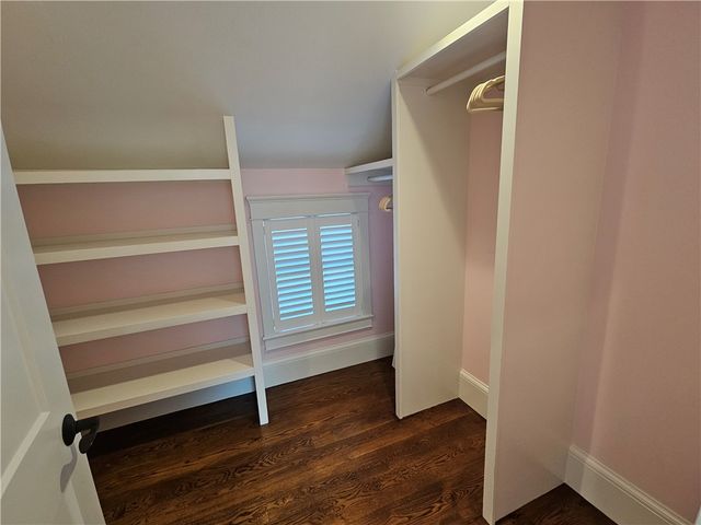 209 Coggeshall Avenue, Newport, RI 02840